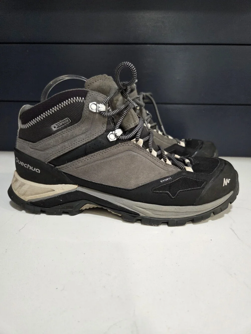 Quechua Men's Gray and Black Hiking Boots 500 Waterproof Size 9